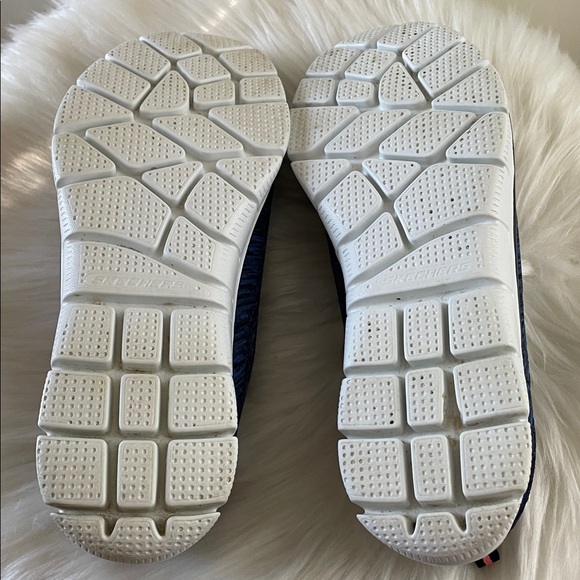 Skechers slip on Sneakers 9.5 - Picture 10 of 14